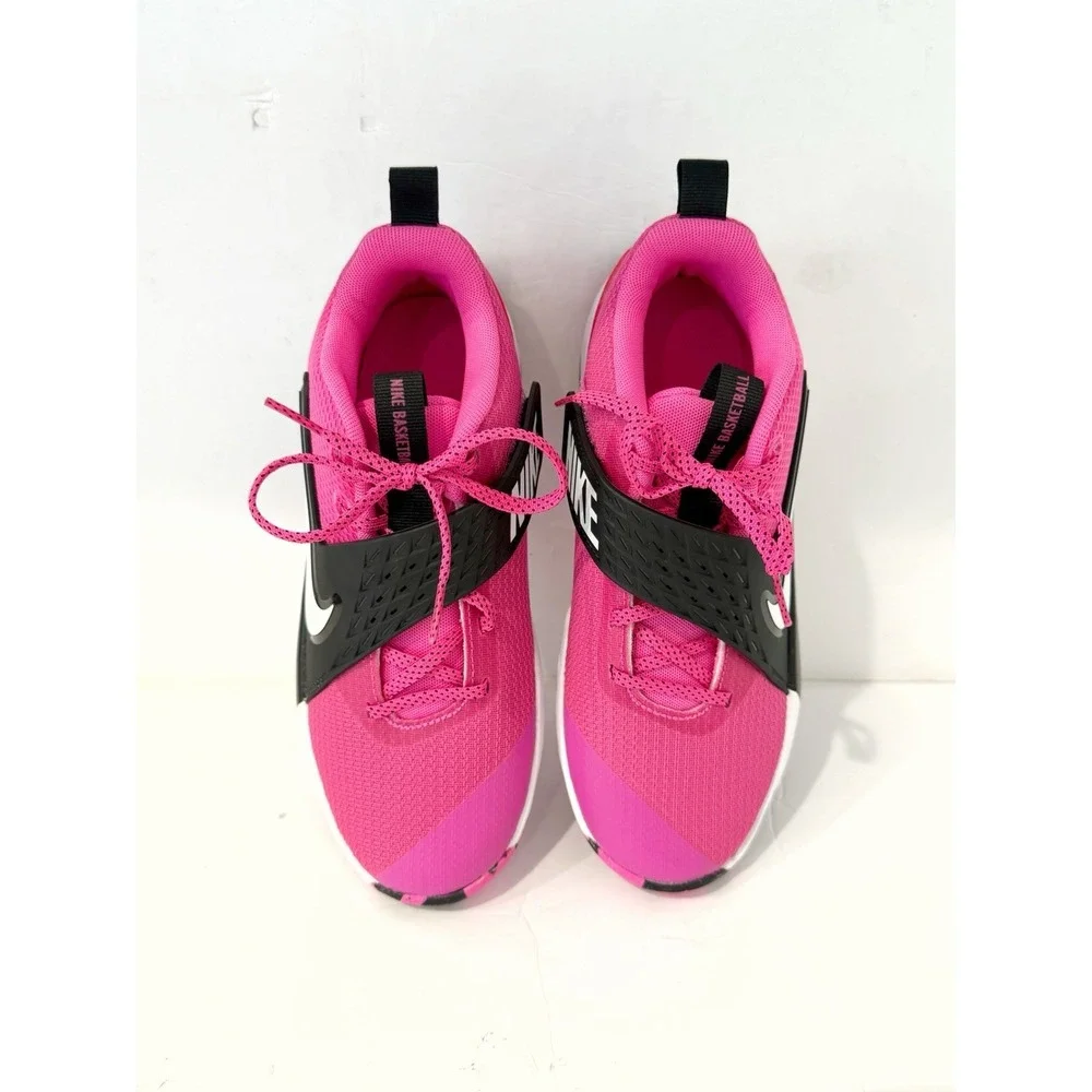Nike Team Hustle Girls 5.5y Kids' Basketball Shoes NWT pink Black School Preppy